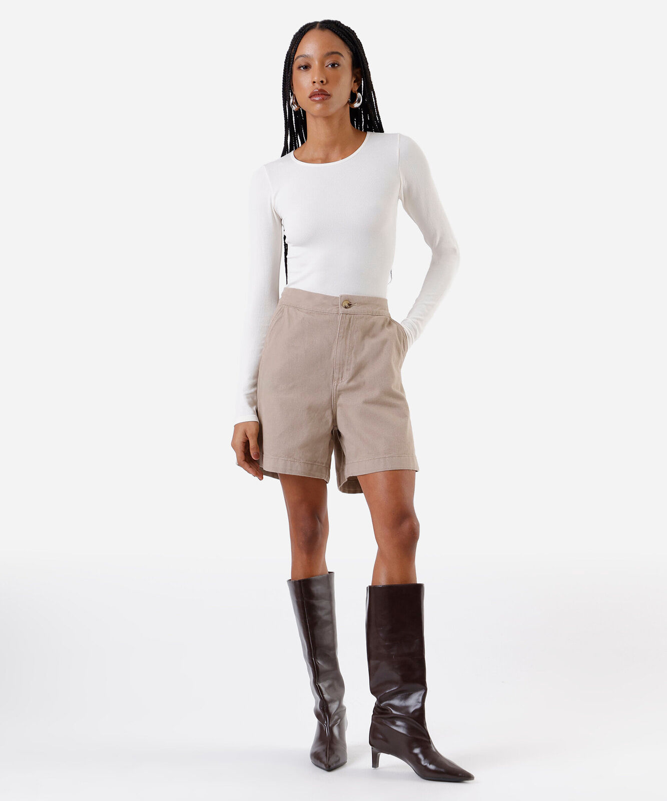 short feminino de sarja cintura alta recortes - kaki