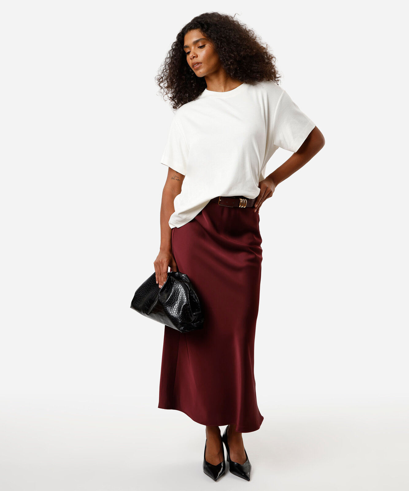 saia midi feminina acetinada vinho