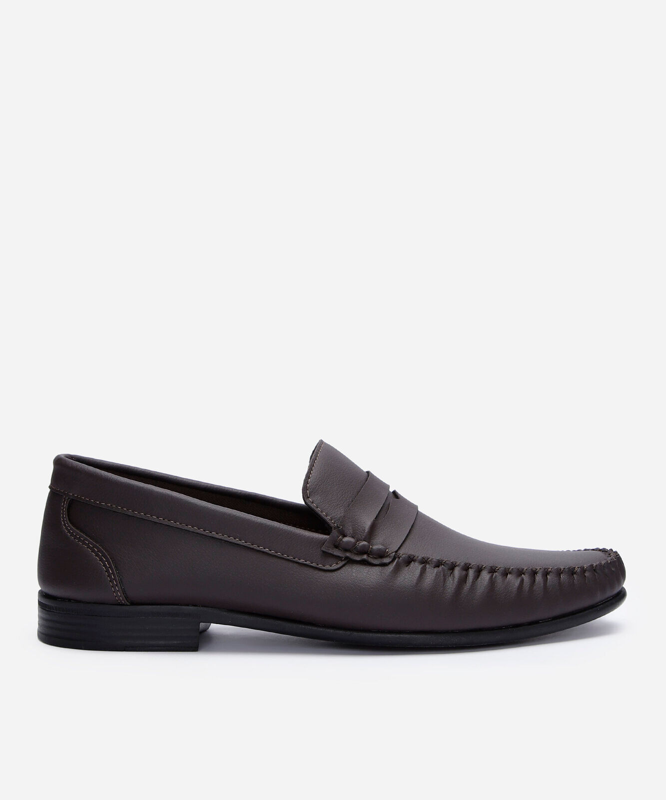 mocassim com recorte marrom