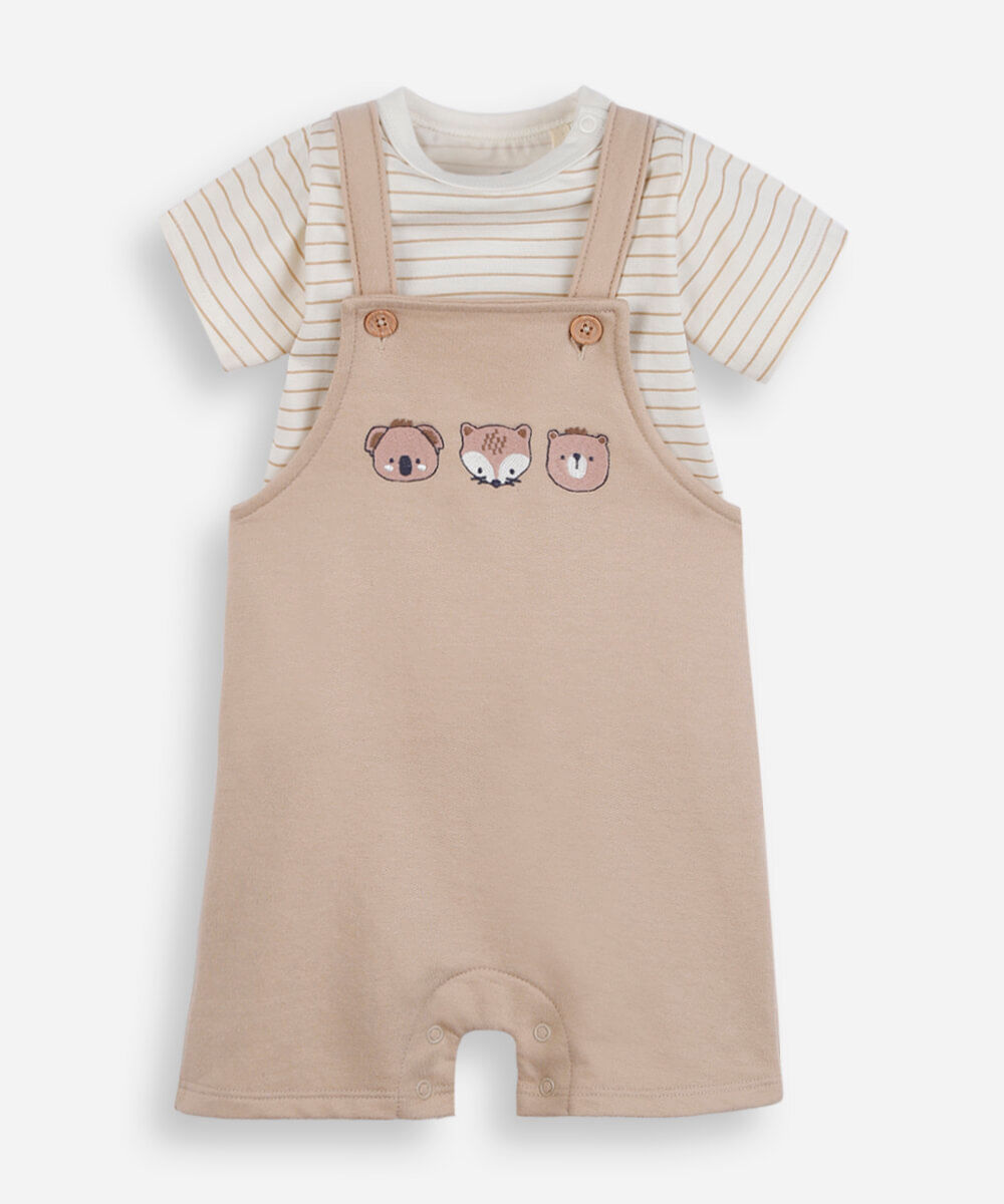 jardineira infantil com camiseta bichinho bege