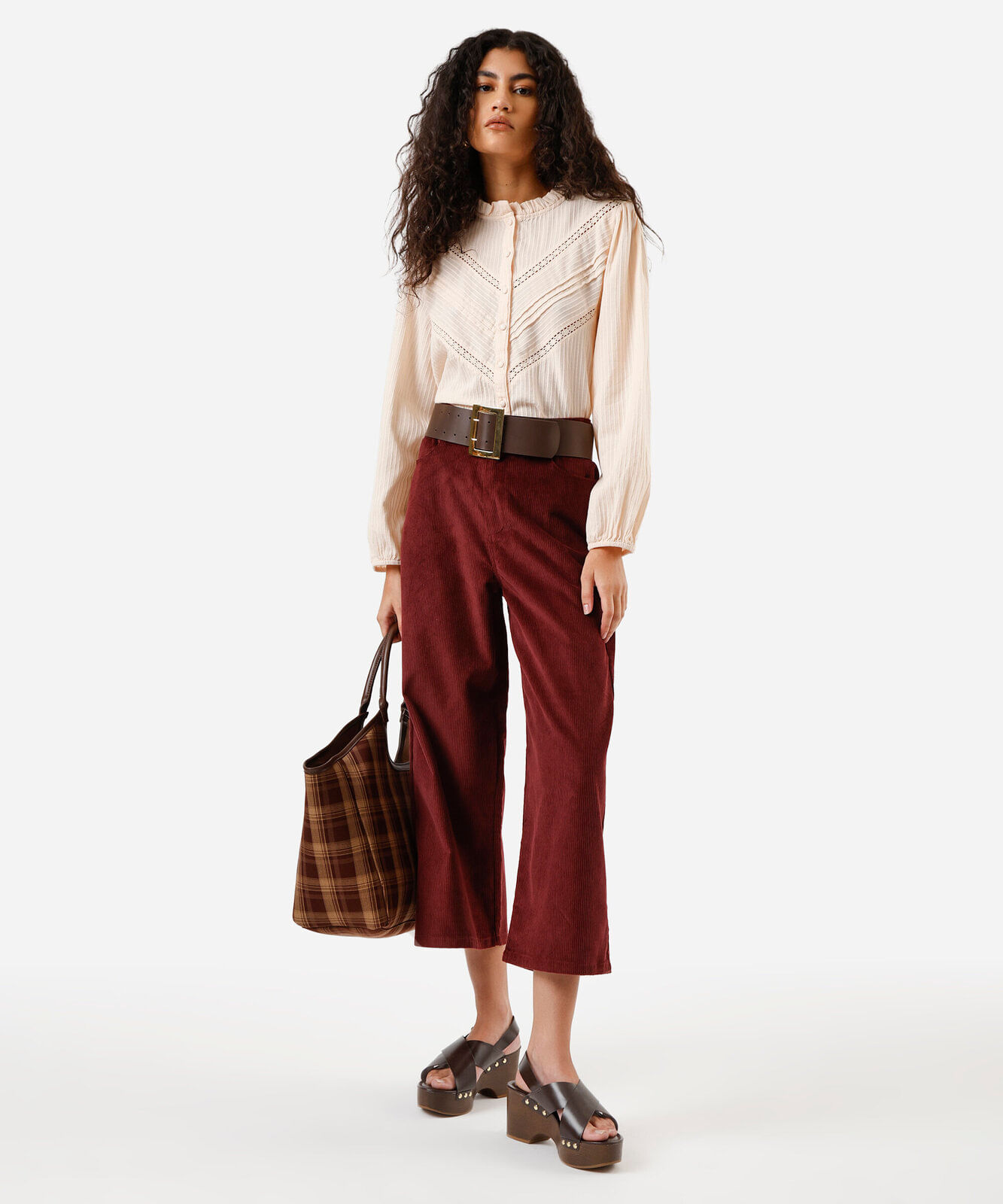 calça wide leg cropped vinho