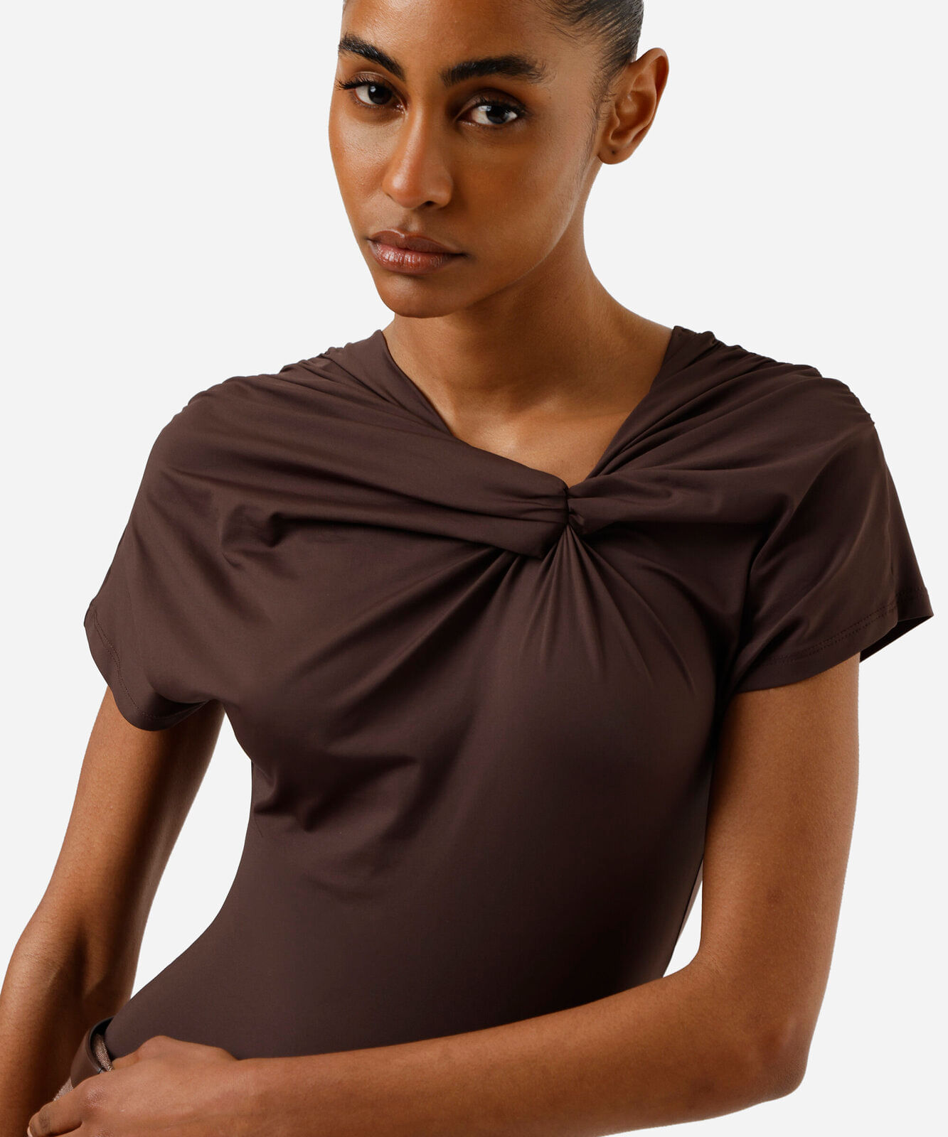 body feminino de poliamida franzido marrom