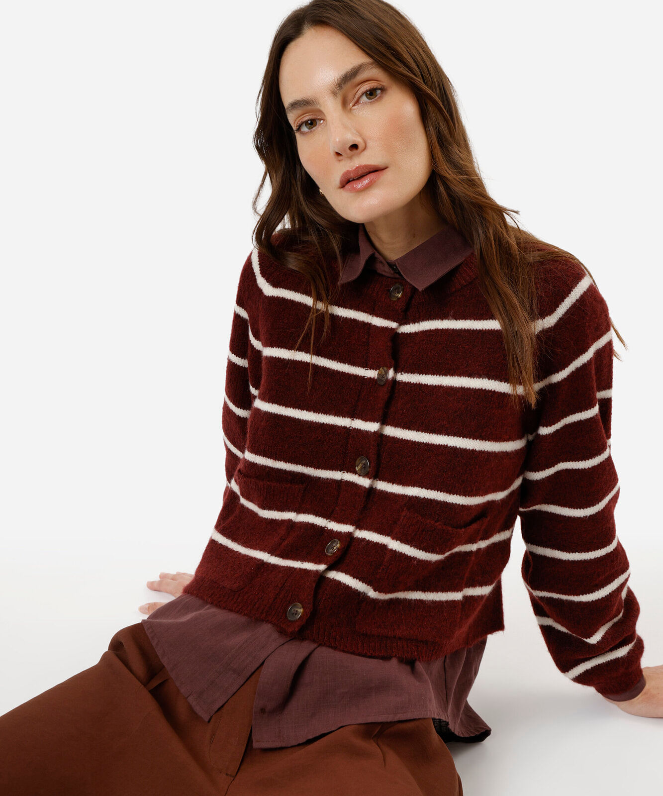 cardigan feminino de tricot com bolsos listrado vinho