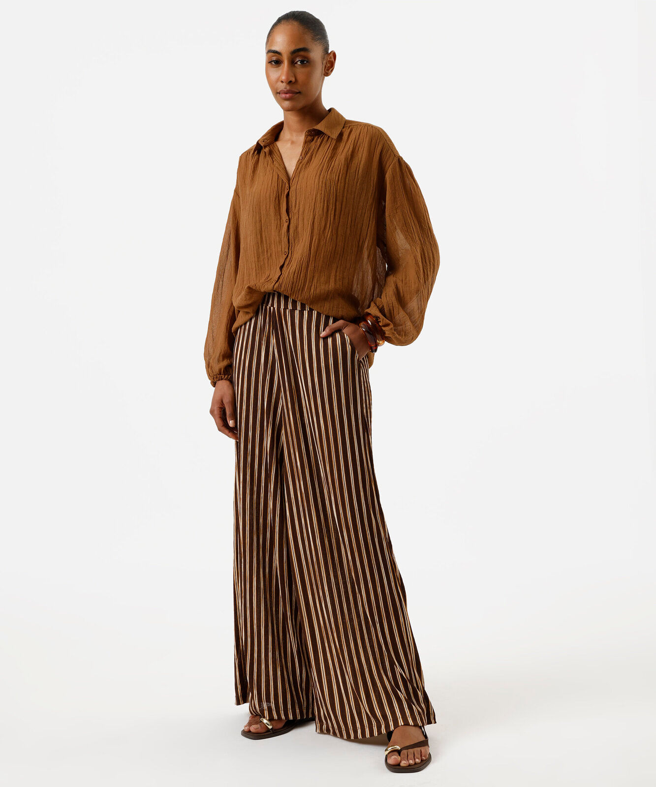 calça feminina wide led listrada marrom