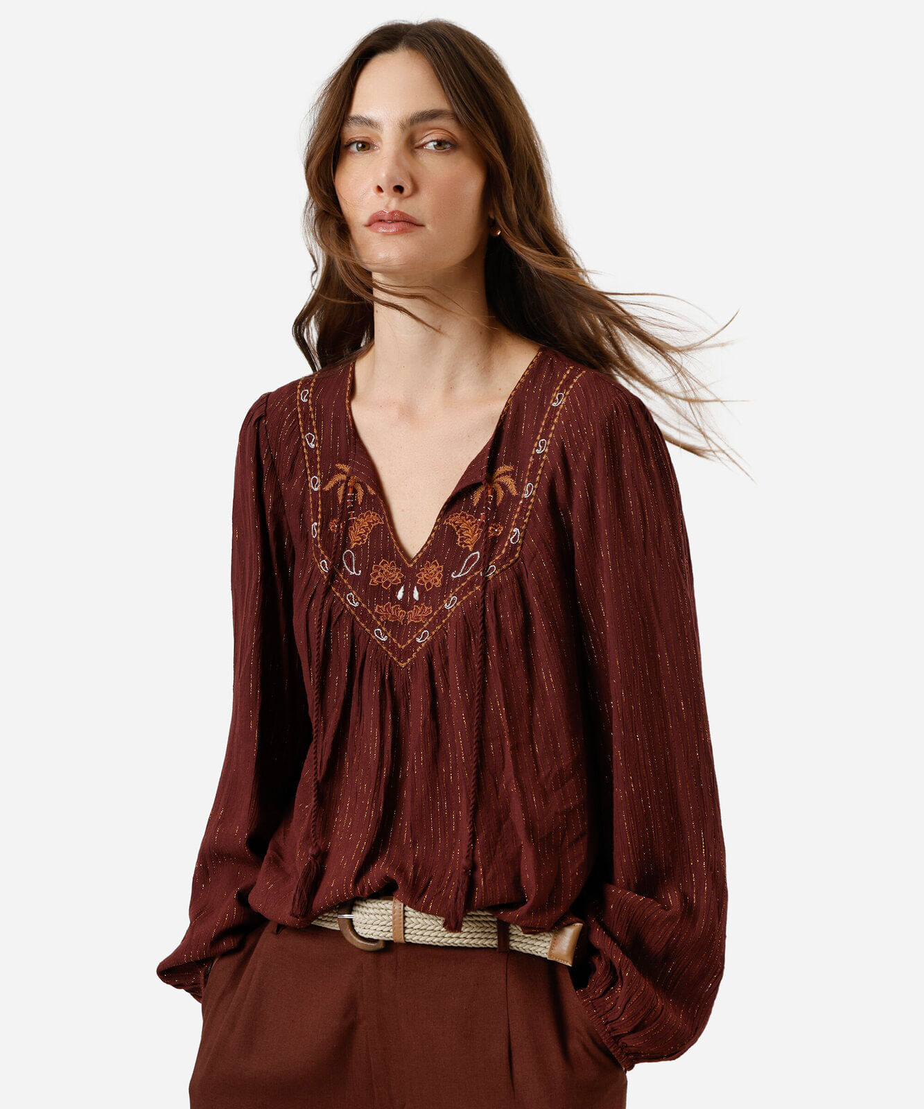 bata feminina com viscose e lurex bordado marrom