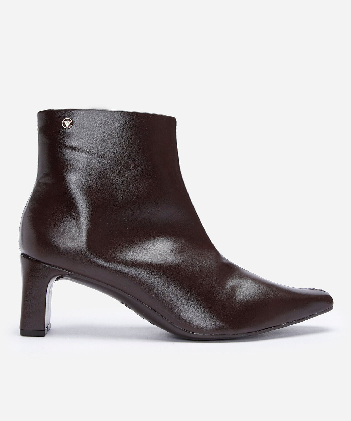 bota cano curto bico fino salto grosso via uno marrom