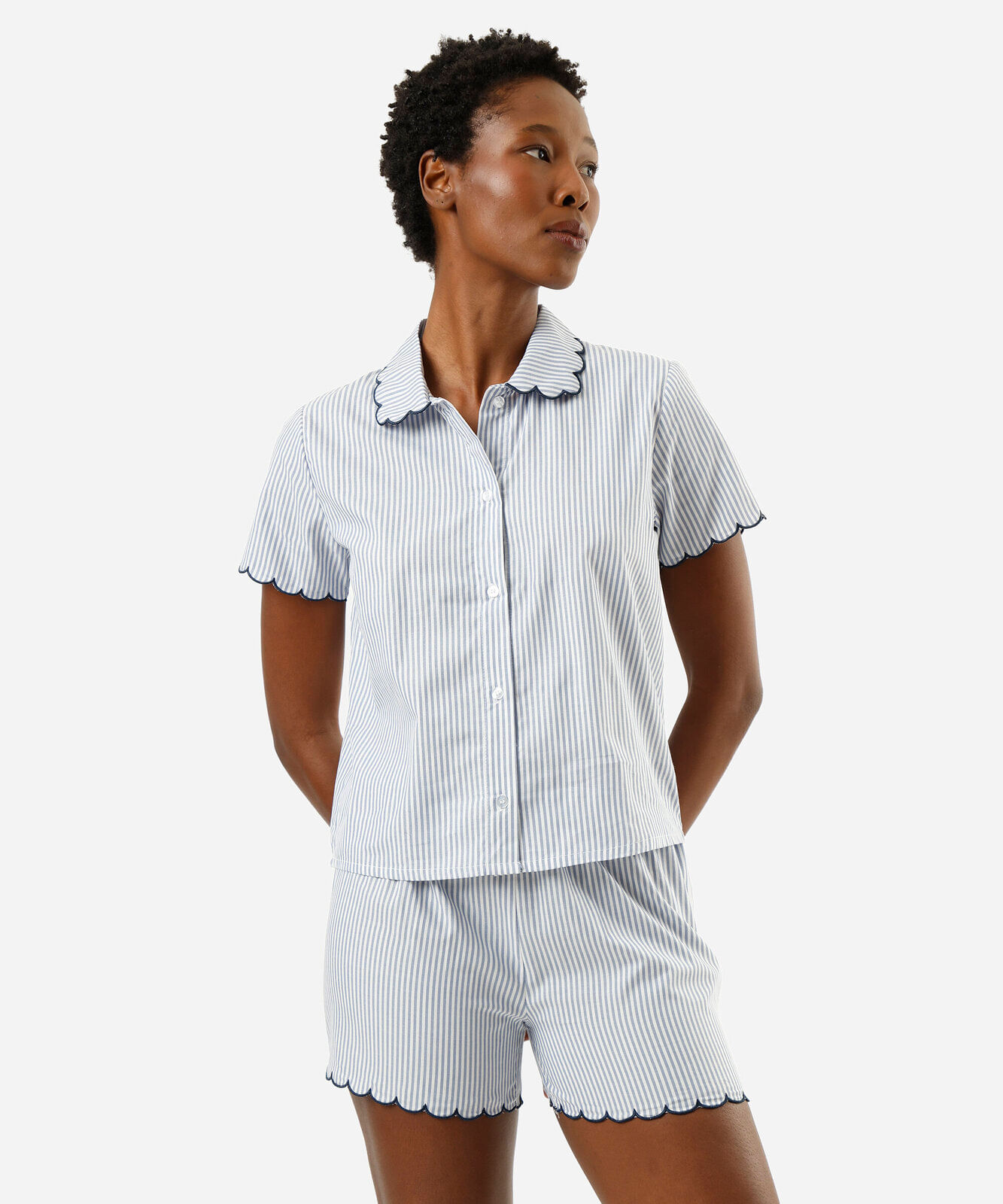 pijama americano curto feminino de algodão listrado bordado azul