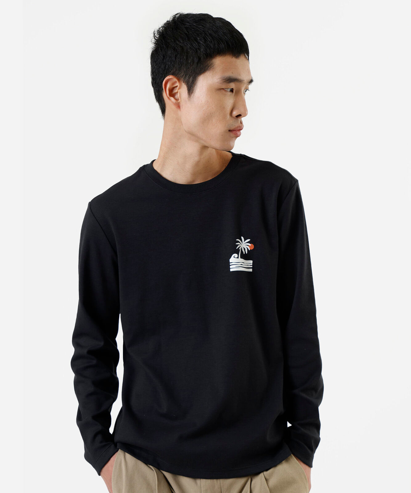 camiseta masculina com algodão manga longa estampada preta