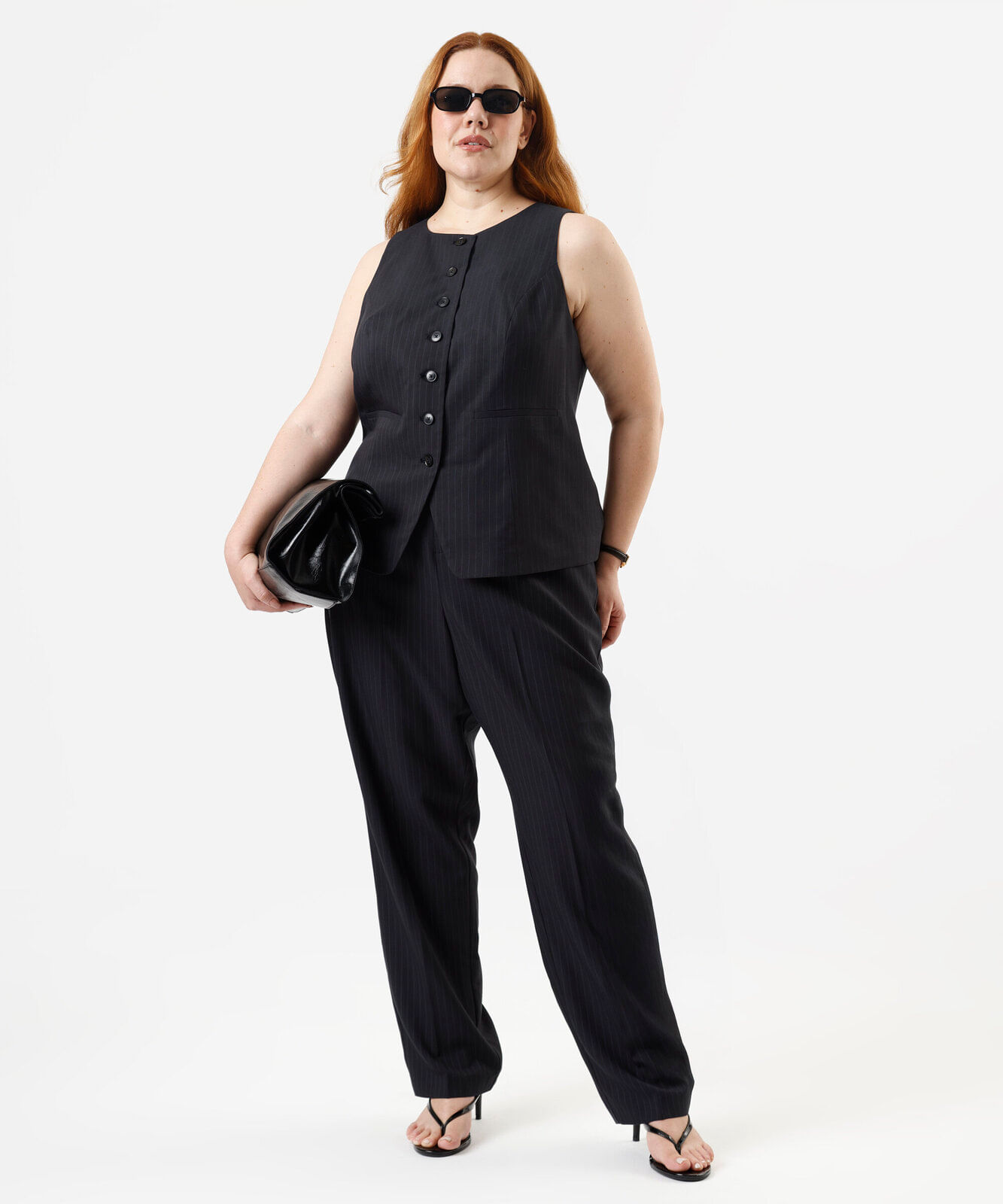 calça reta de alfaiataria feminina risca de giz plus size azul