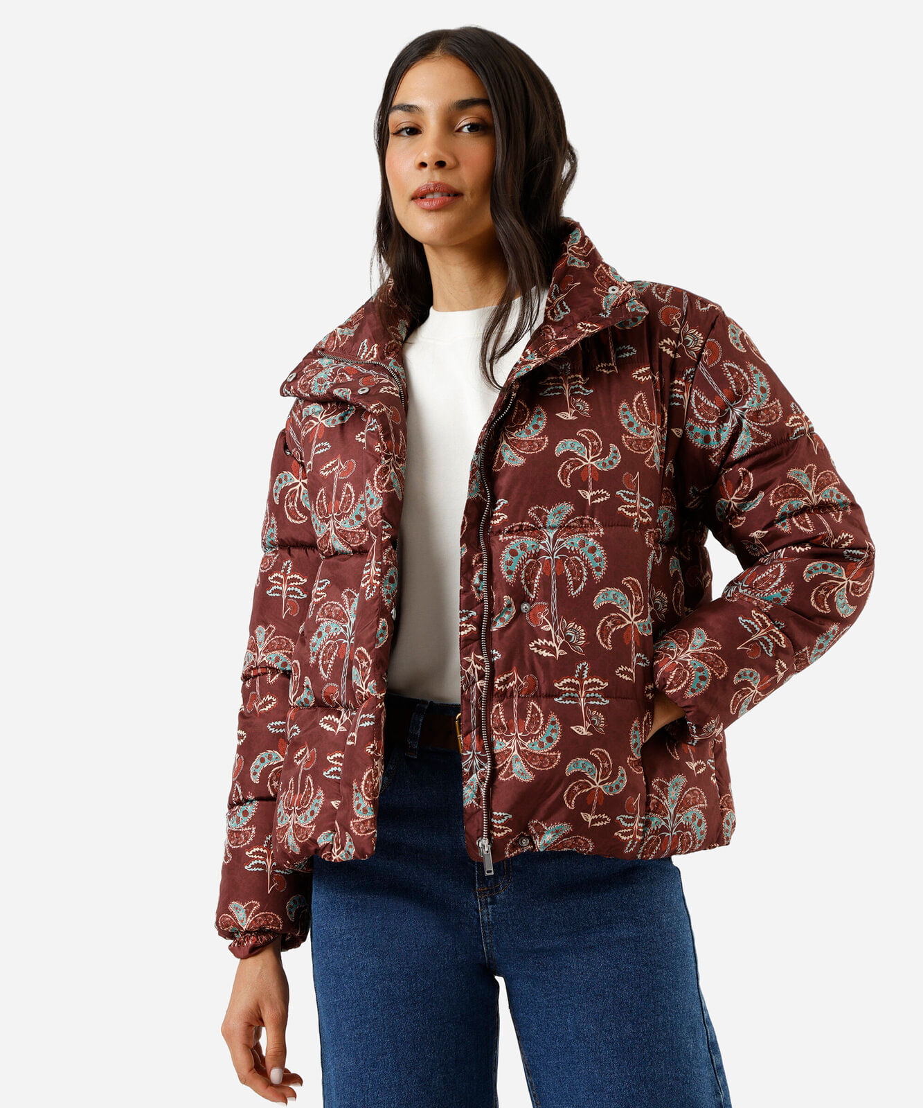 jaqueta puffer feminina gola alta folhagens marrom