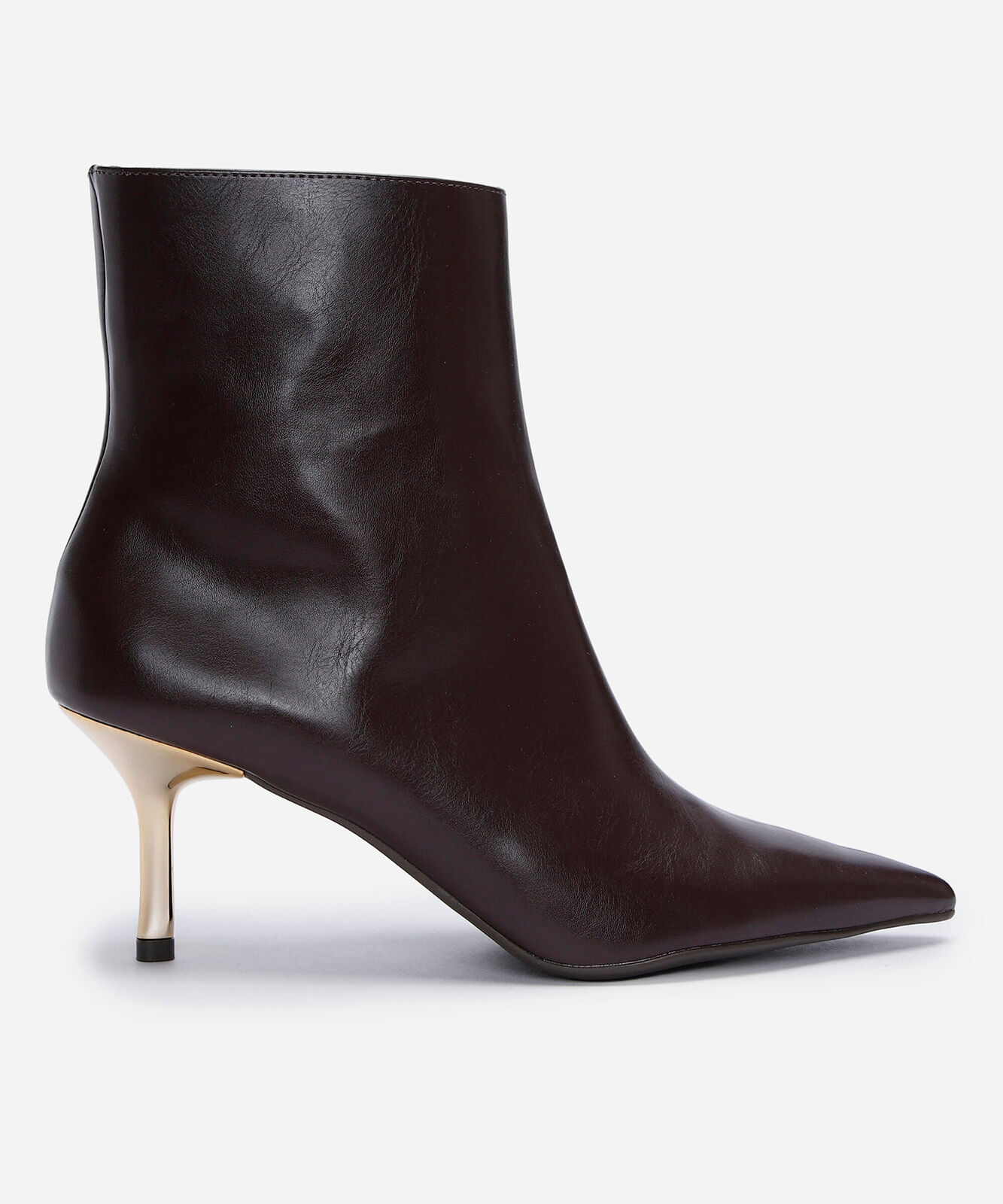 bota feminina cano curto e salto fino marrom