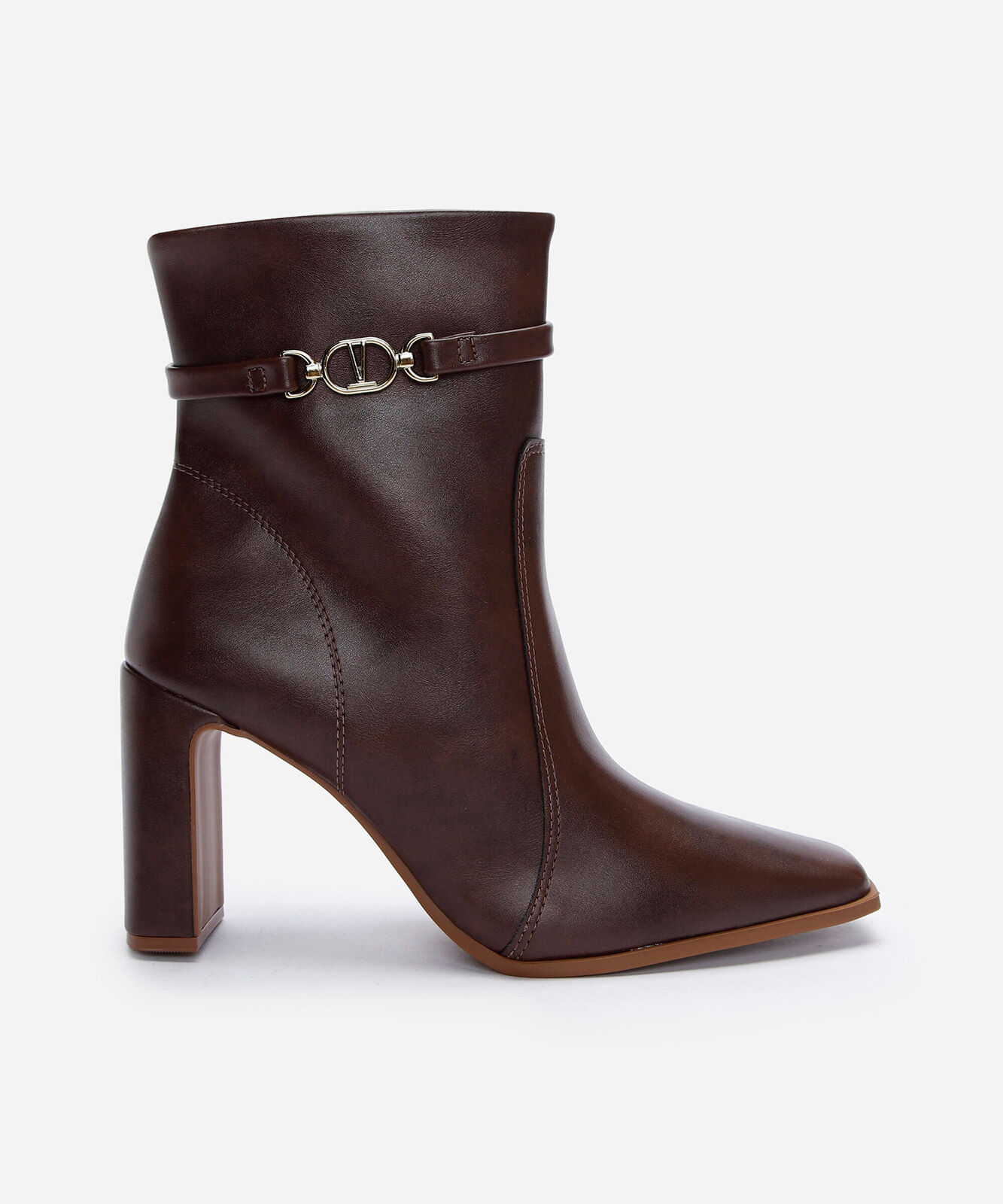 bota cano curto bico quadrado salto alto vizzano marrom