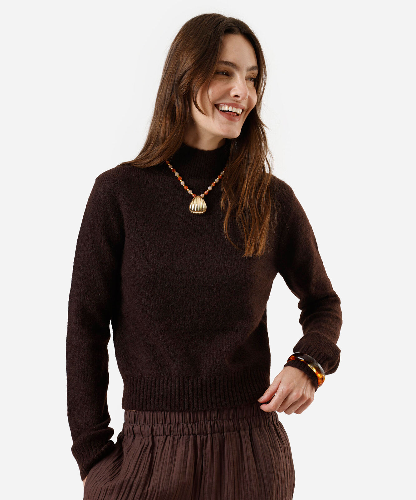 suéter feminino de tricot gola alta marrom