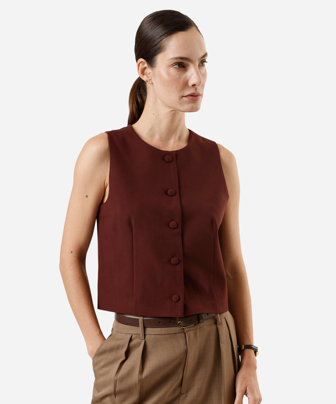 colete de alfaiataria feminino decote redondo marrom