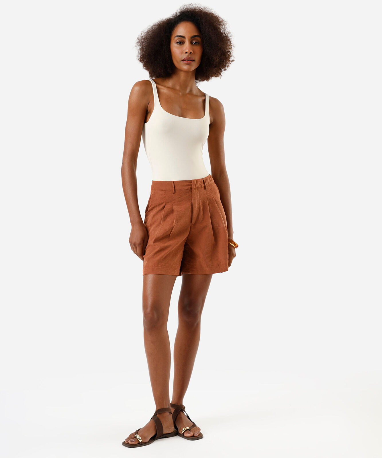 short de alfaiataria feminino com pregas laranja