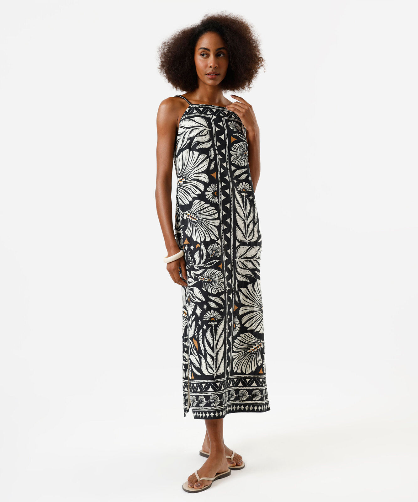 vestido midi feminino com viscose e fendas folhagens preto