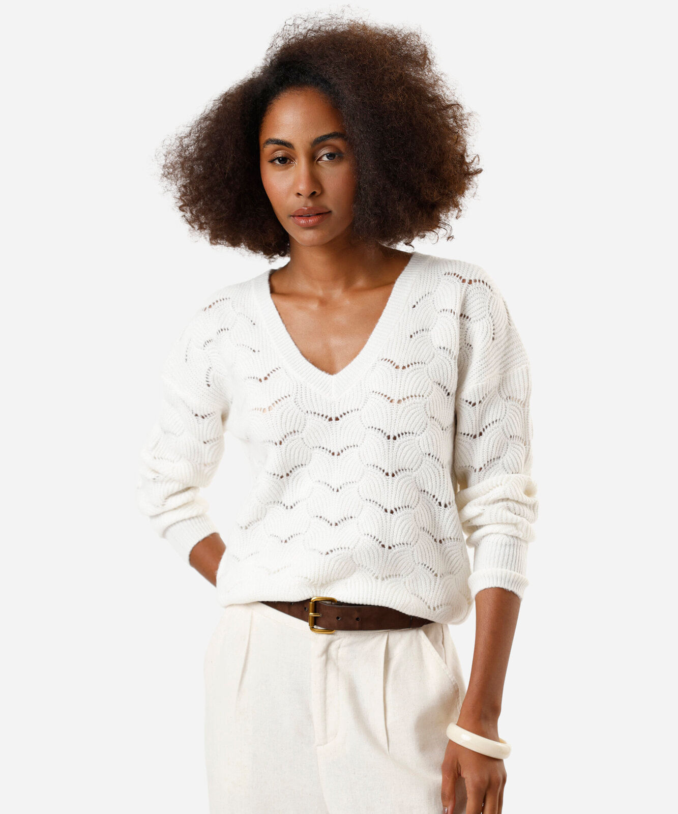 suéter feminino de tricot decote v texturizado off white