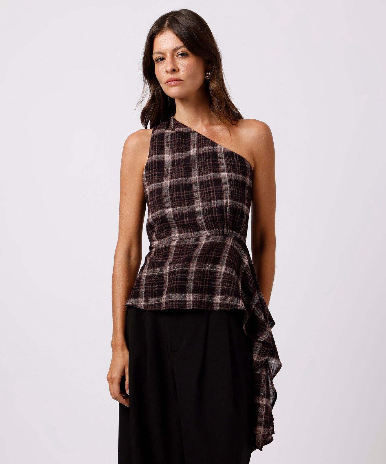 blusa peplum ombro único feminina xadrez mindset vinho