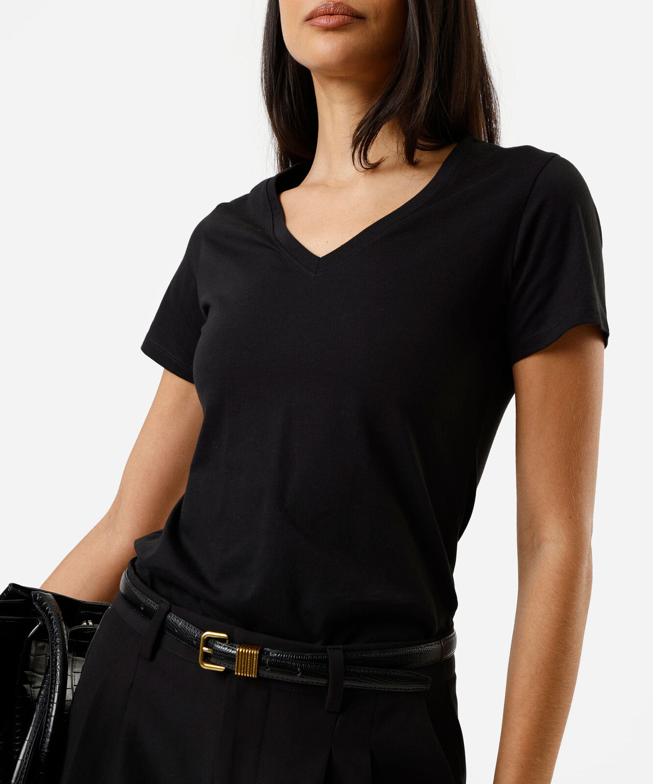camiseta feminina de algodão peruano decote v preta