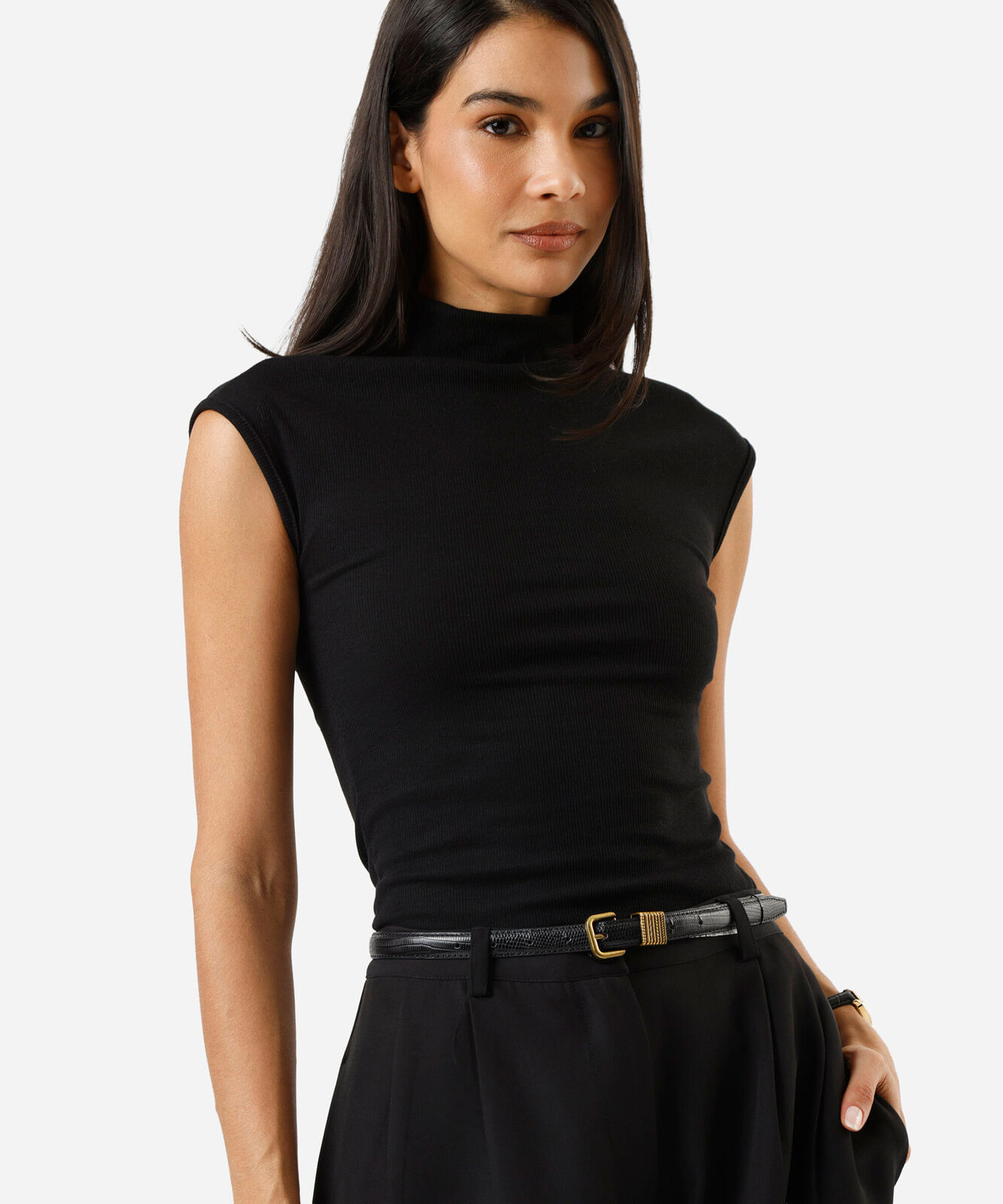 blusa muscle tee feminina gola alta canelada básica preta