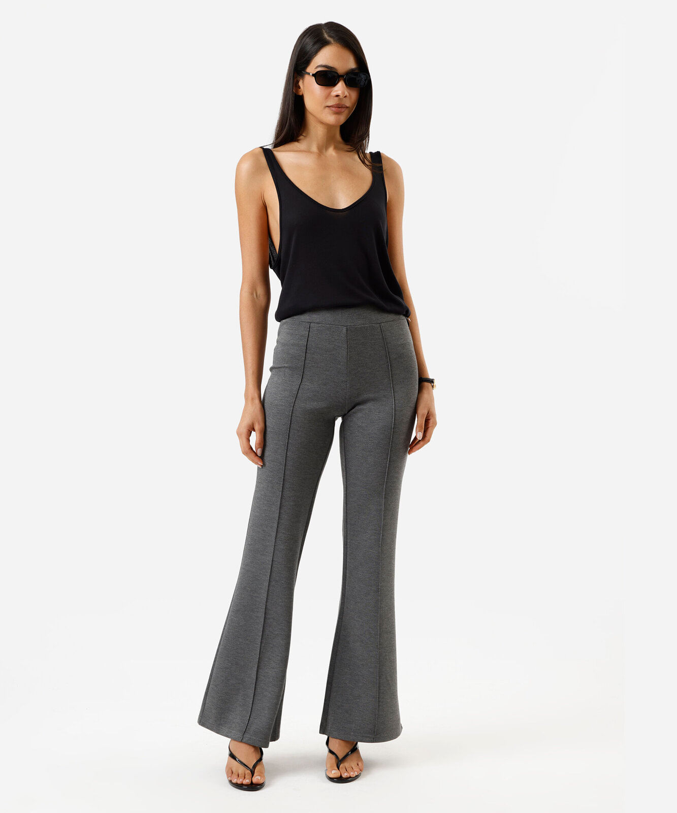 calça flare feminina com nervuras cintura alta cinza