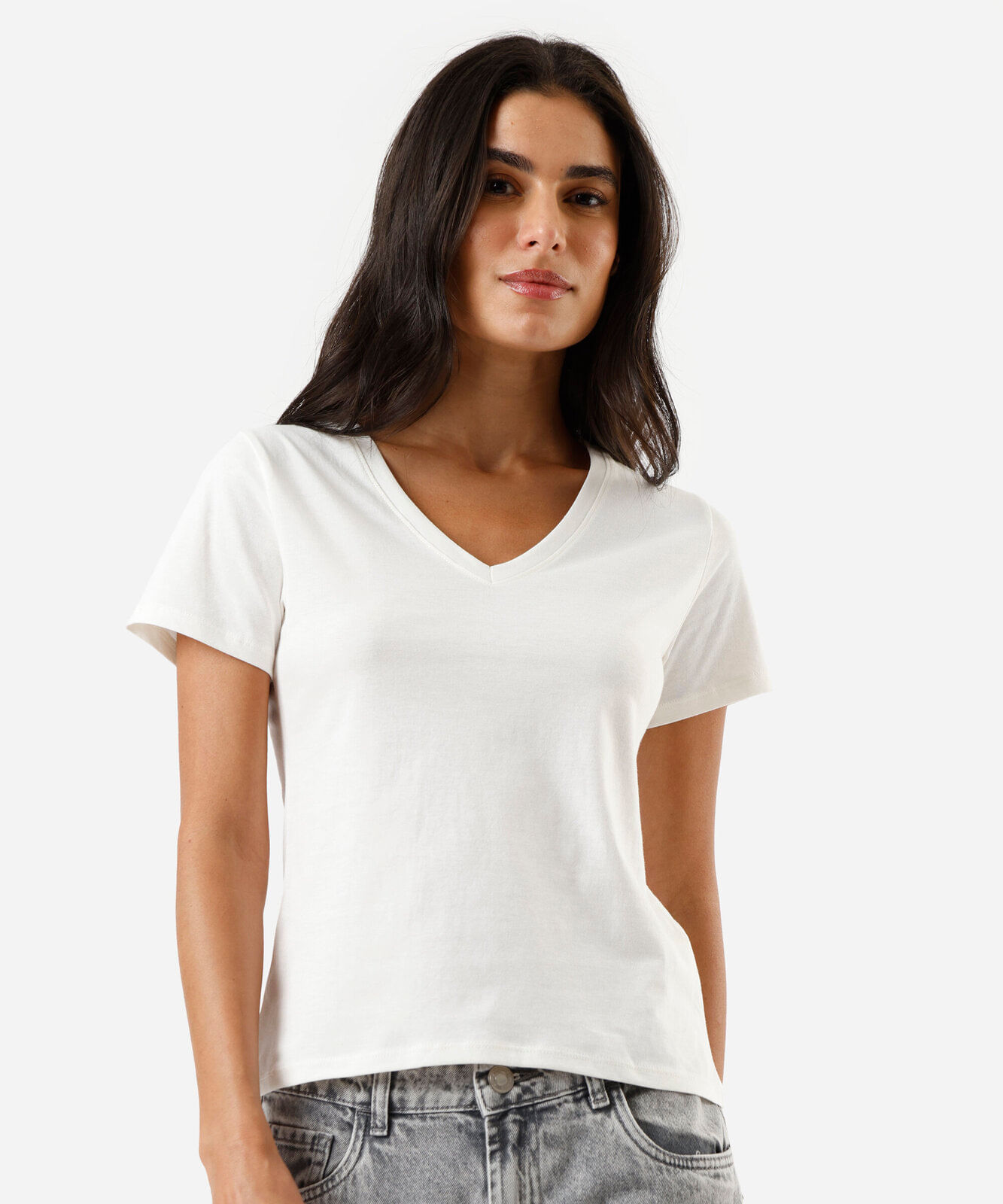 camiseta feminina de algodão peruano decote v off white