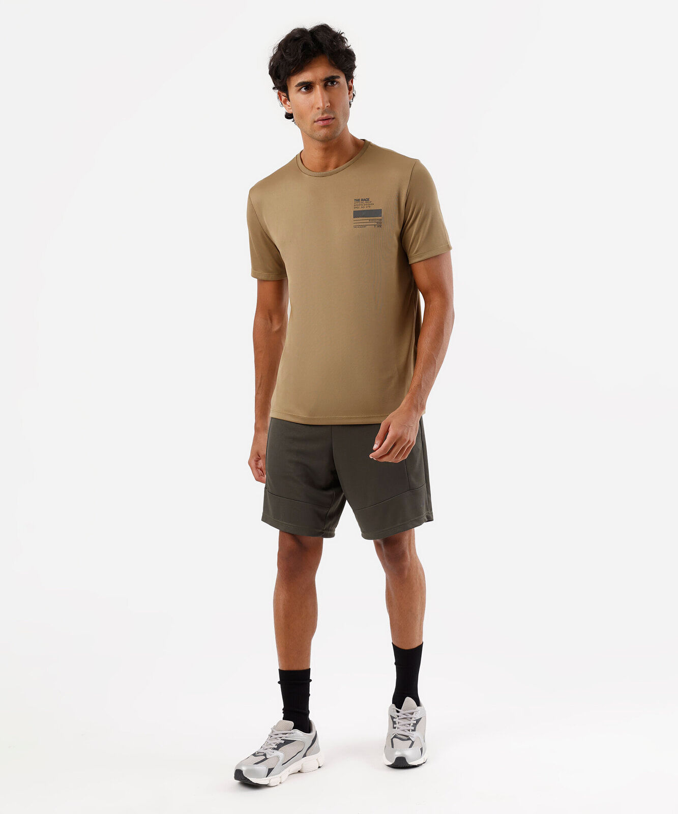 bermuda masculina esportiva com recortes verde