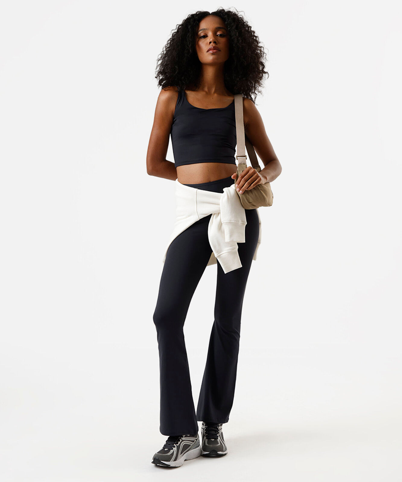 calça legging flare esportiva feminina de poliamida preta
