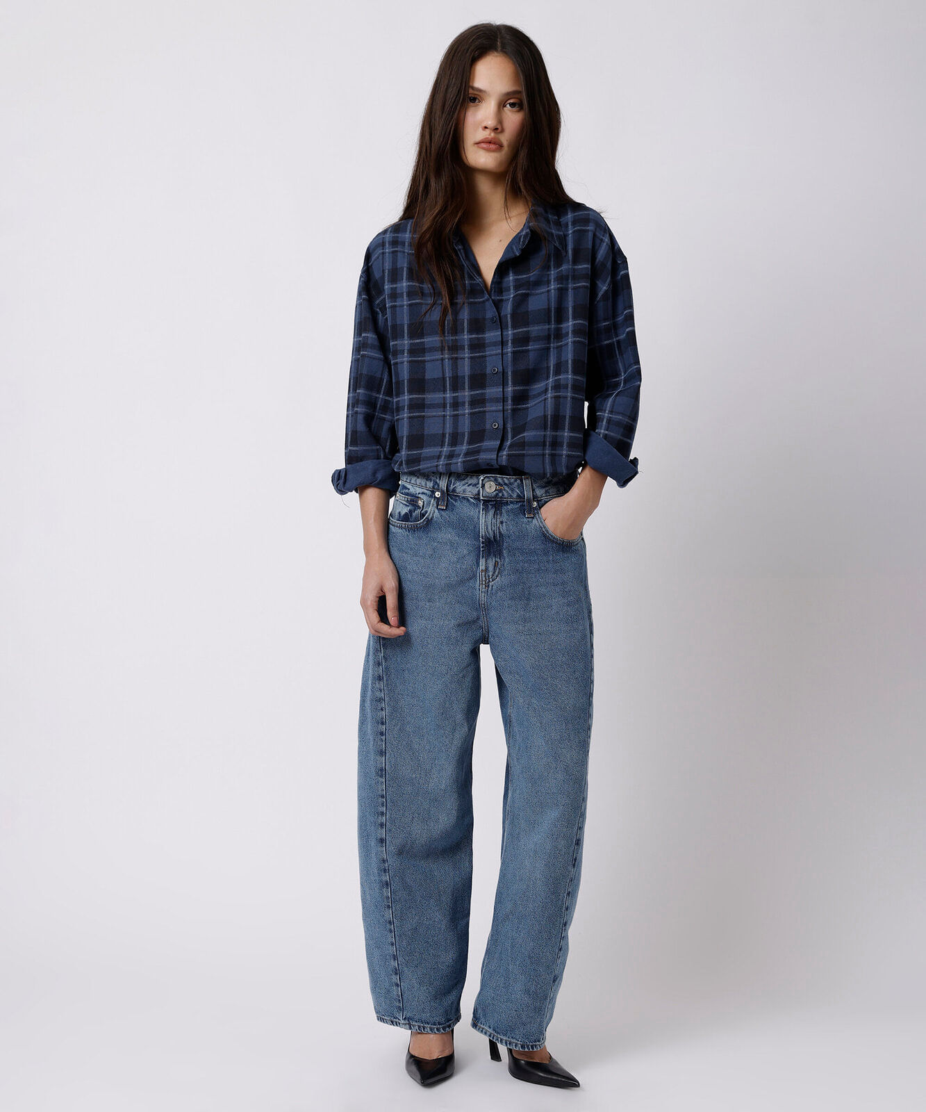 calça barrel unissex jeans com recortes mindset working title azul