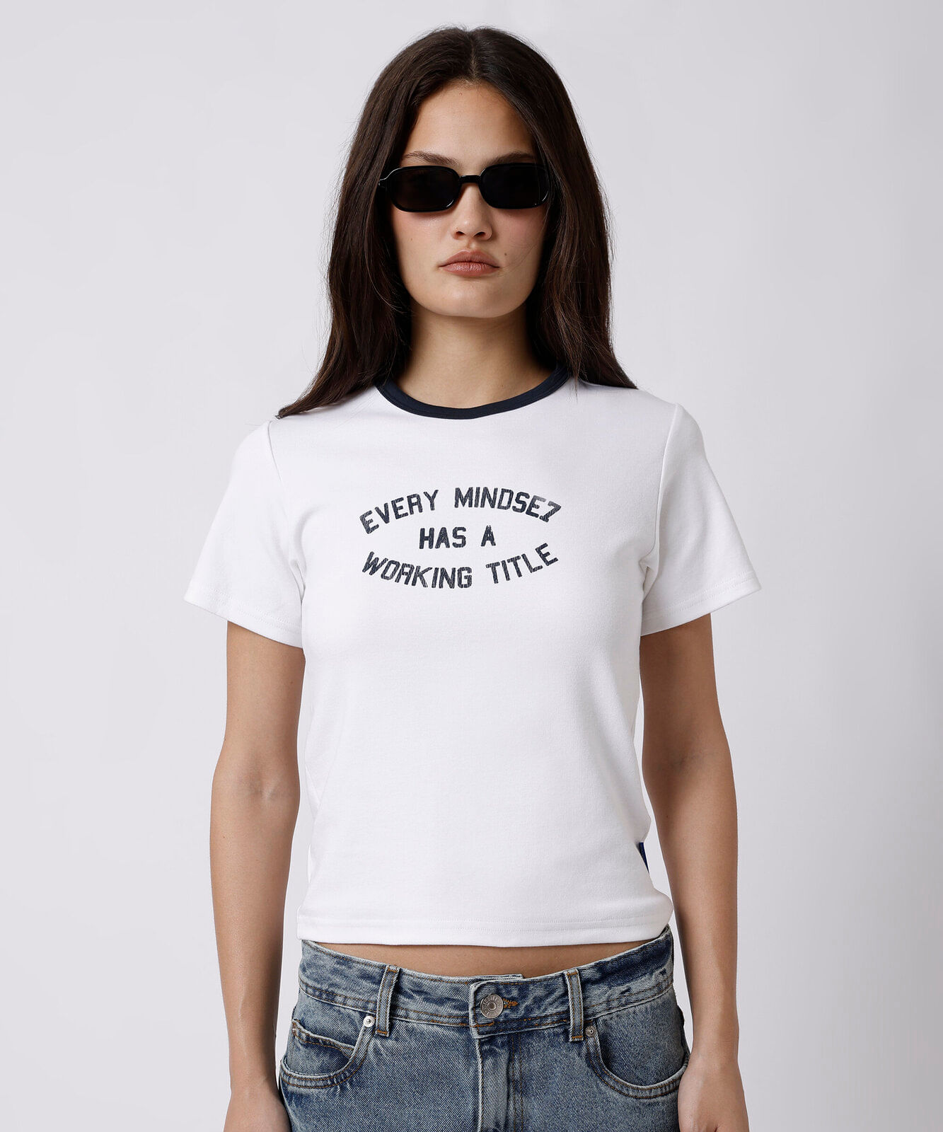 blusa baby look unissex de algodão mindset working title branca