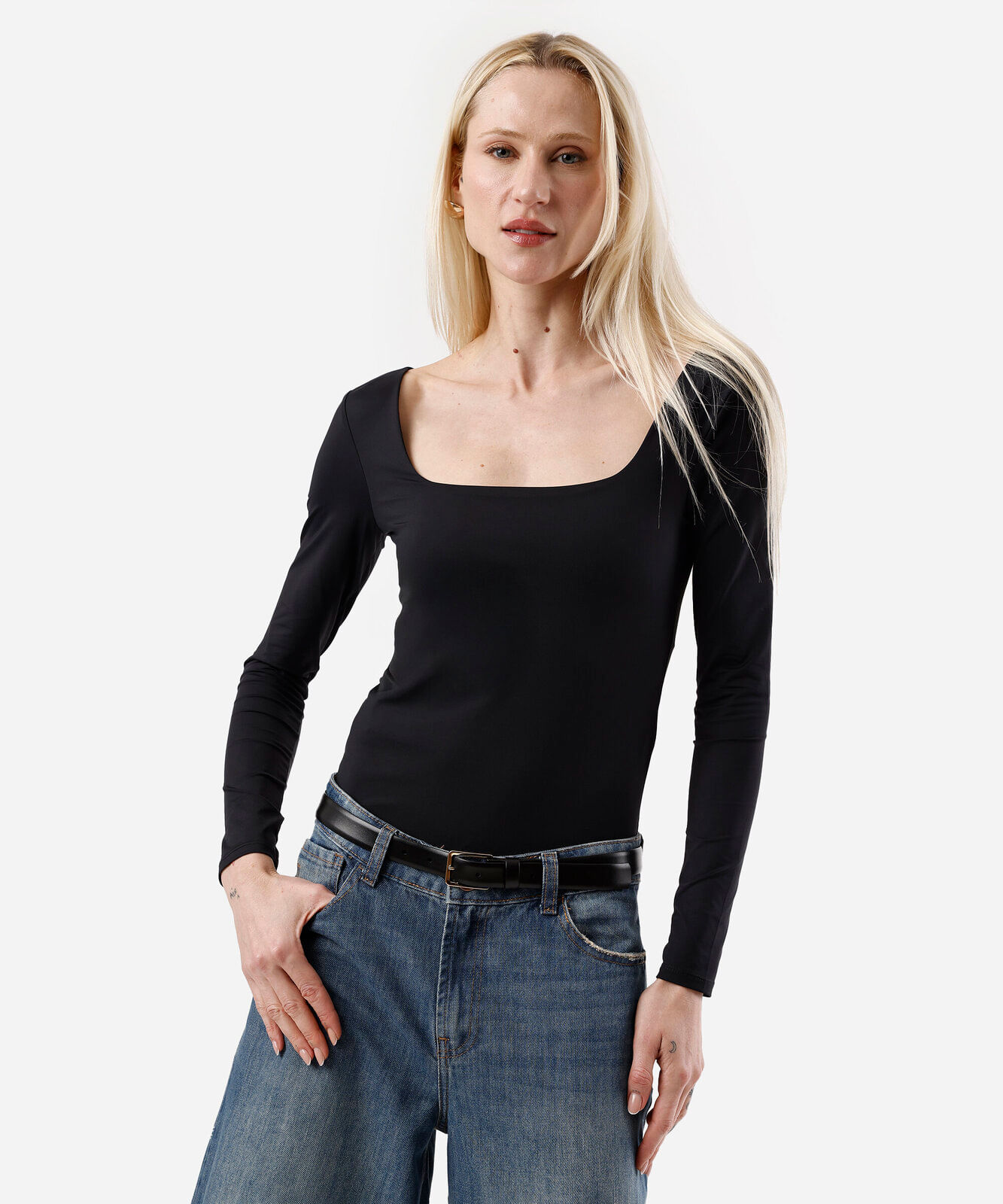 body feminino de poliamida decote quadrado manga longa preto