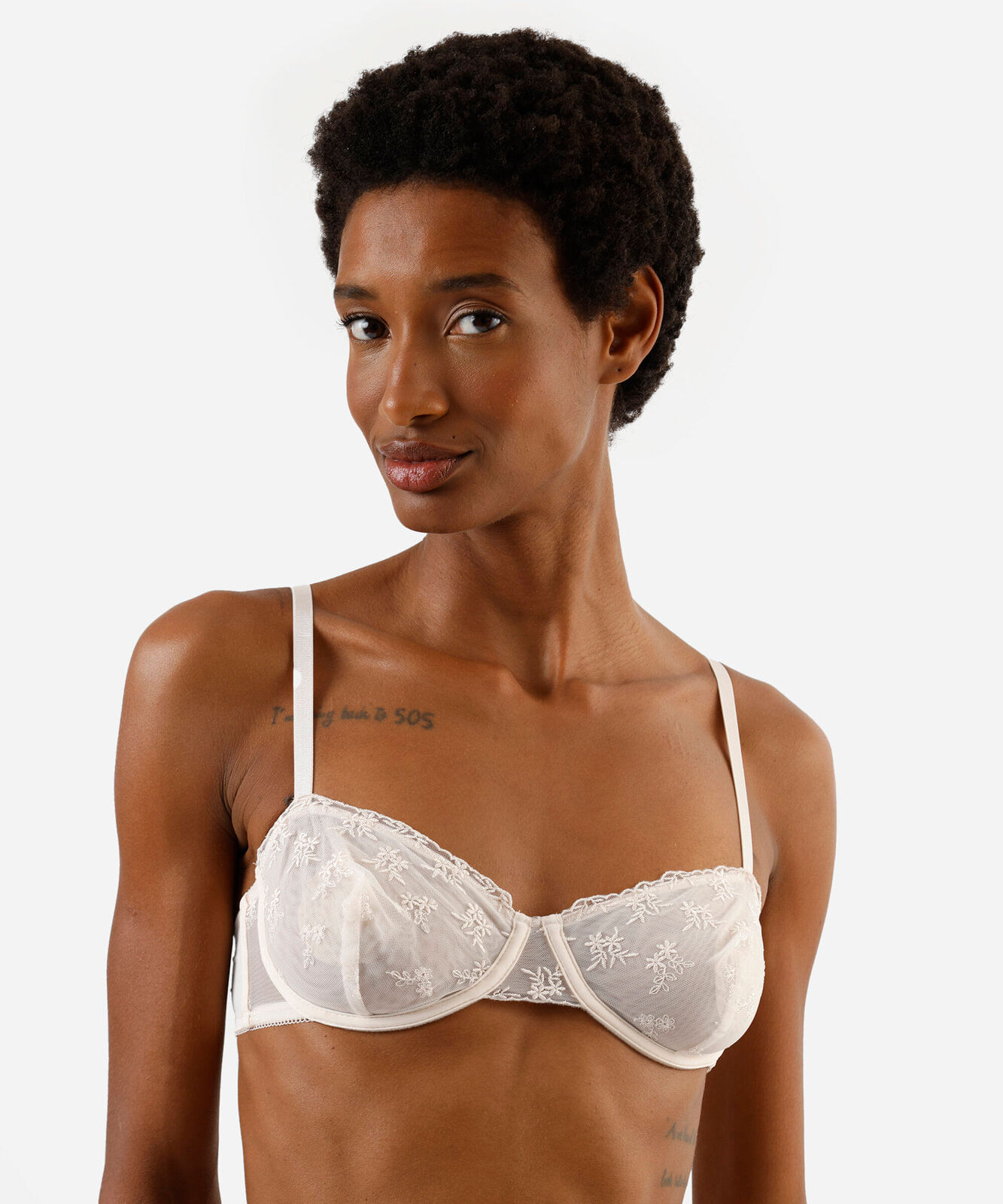 sutiã meia taça feminino de tule com bordado floral bege