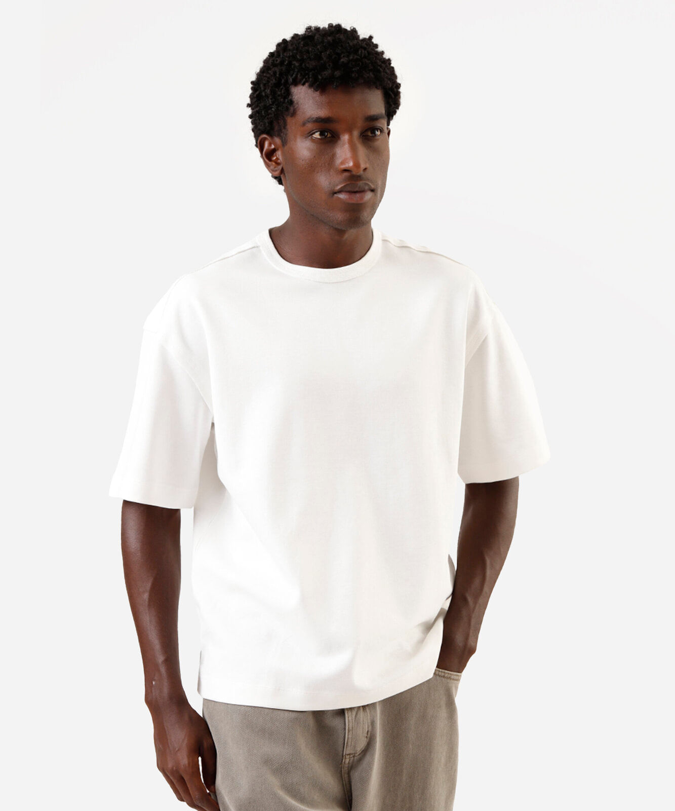 camiseta masculina oversized com algodão off white