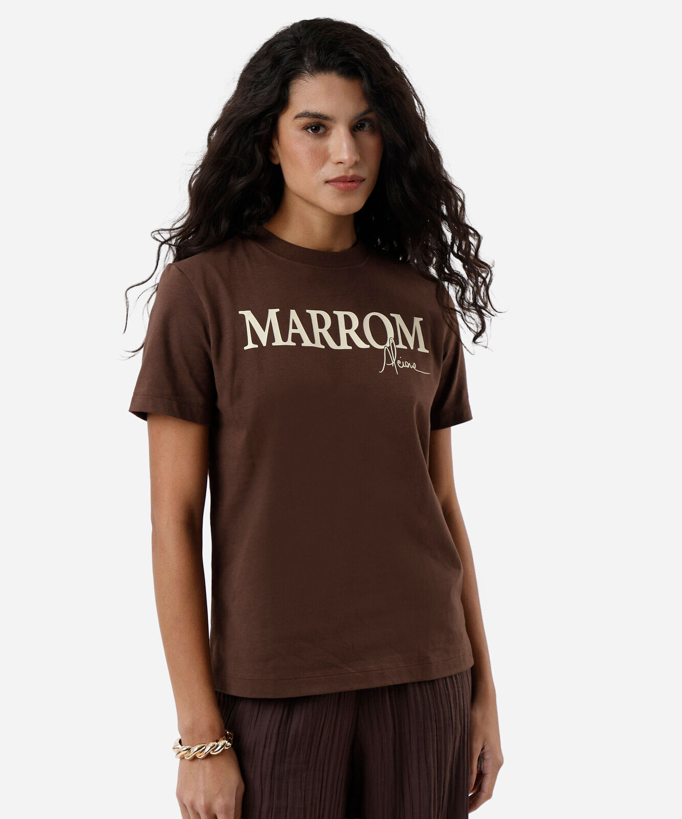 camiseta feminina de algodão manga curta alcione marrom