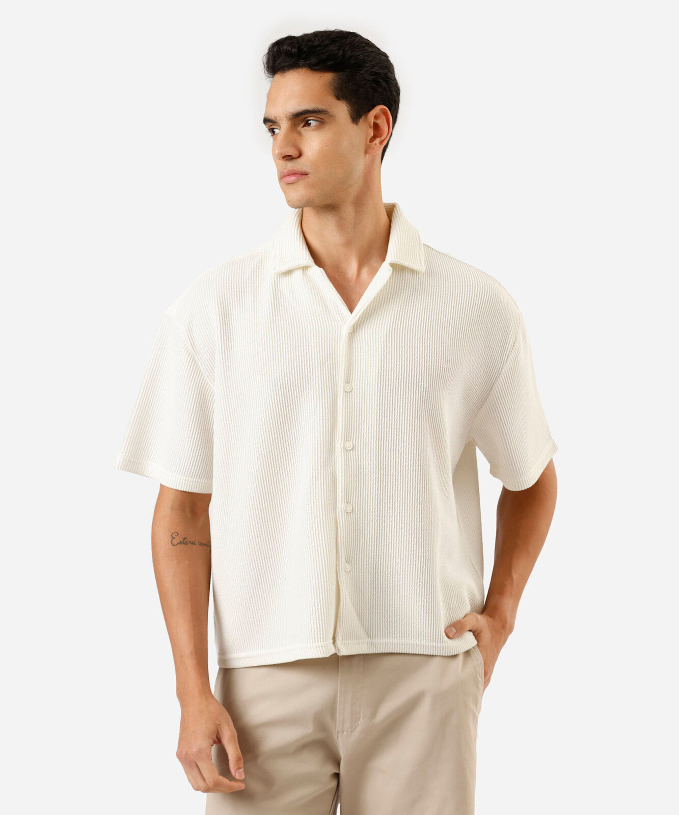 camisa box fit masculina canelada off white