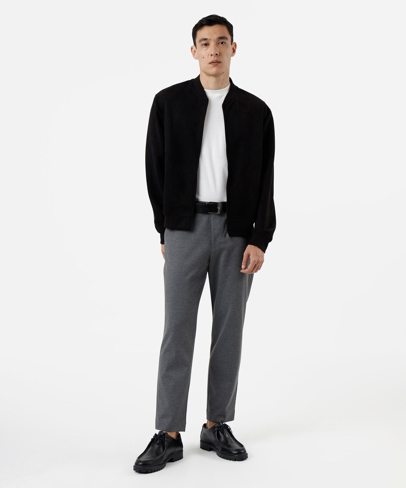 calça chino carrot de alfaiataria masculina cinza