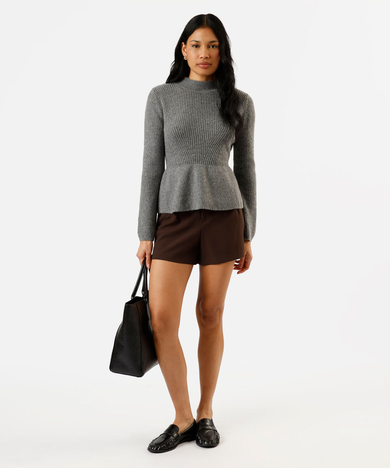 short de alfaiataria feminino com pregas marrom