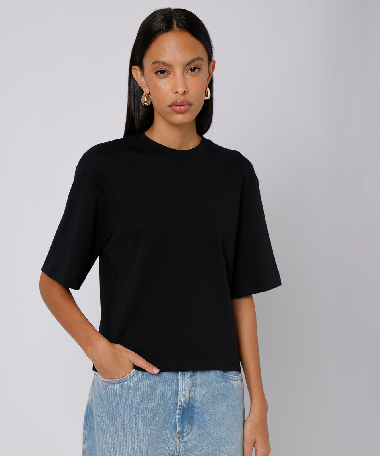 camiseta box fit feminina de algodão peruano mindset preta