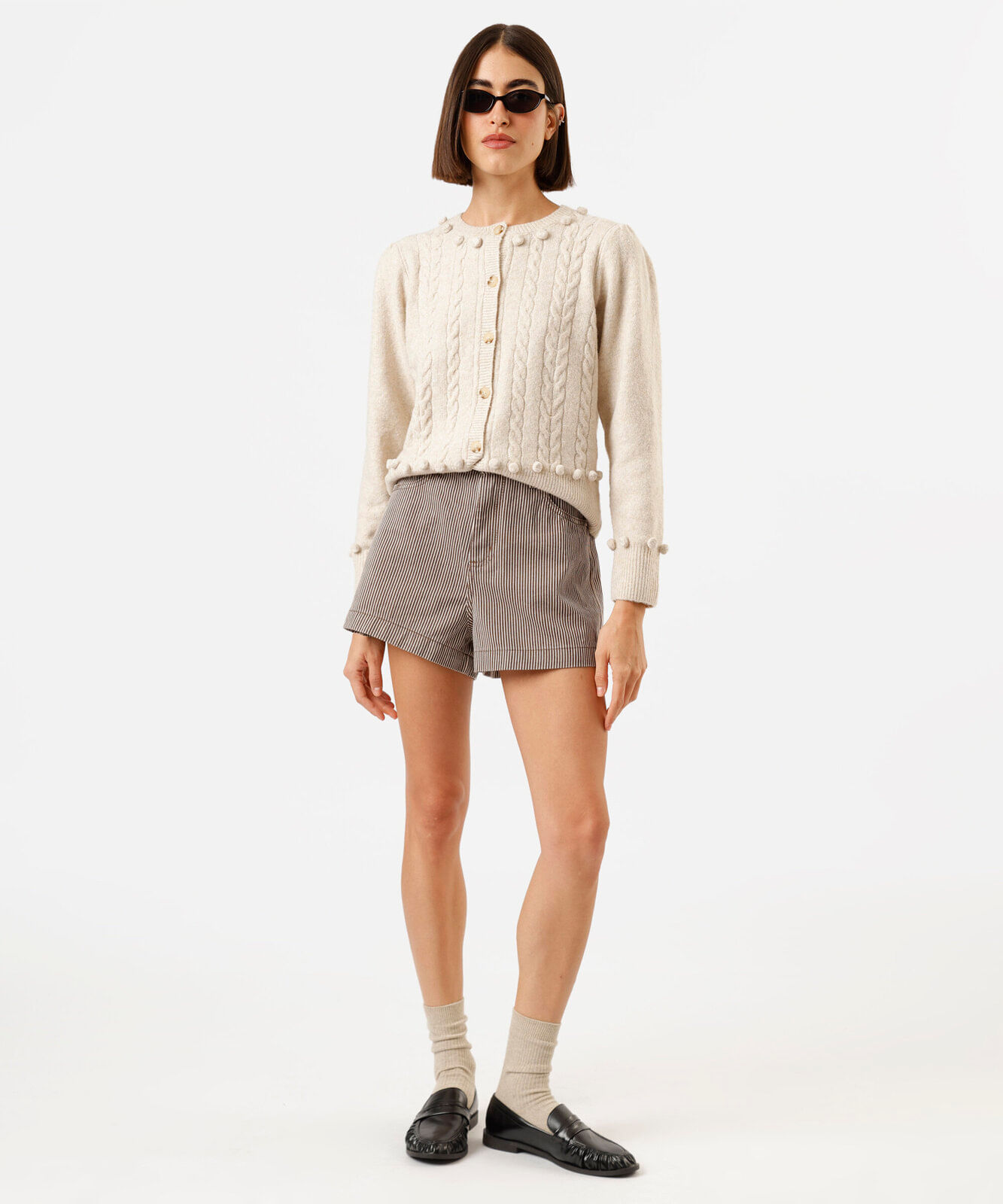 short mom feminino de sarja cintura alta listrado marrom