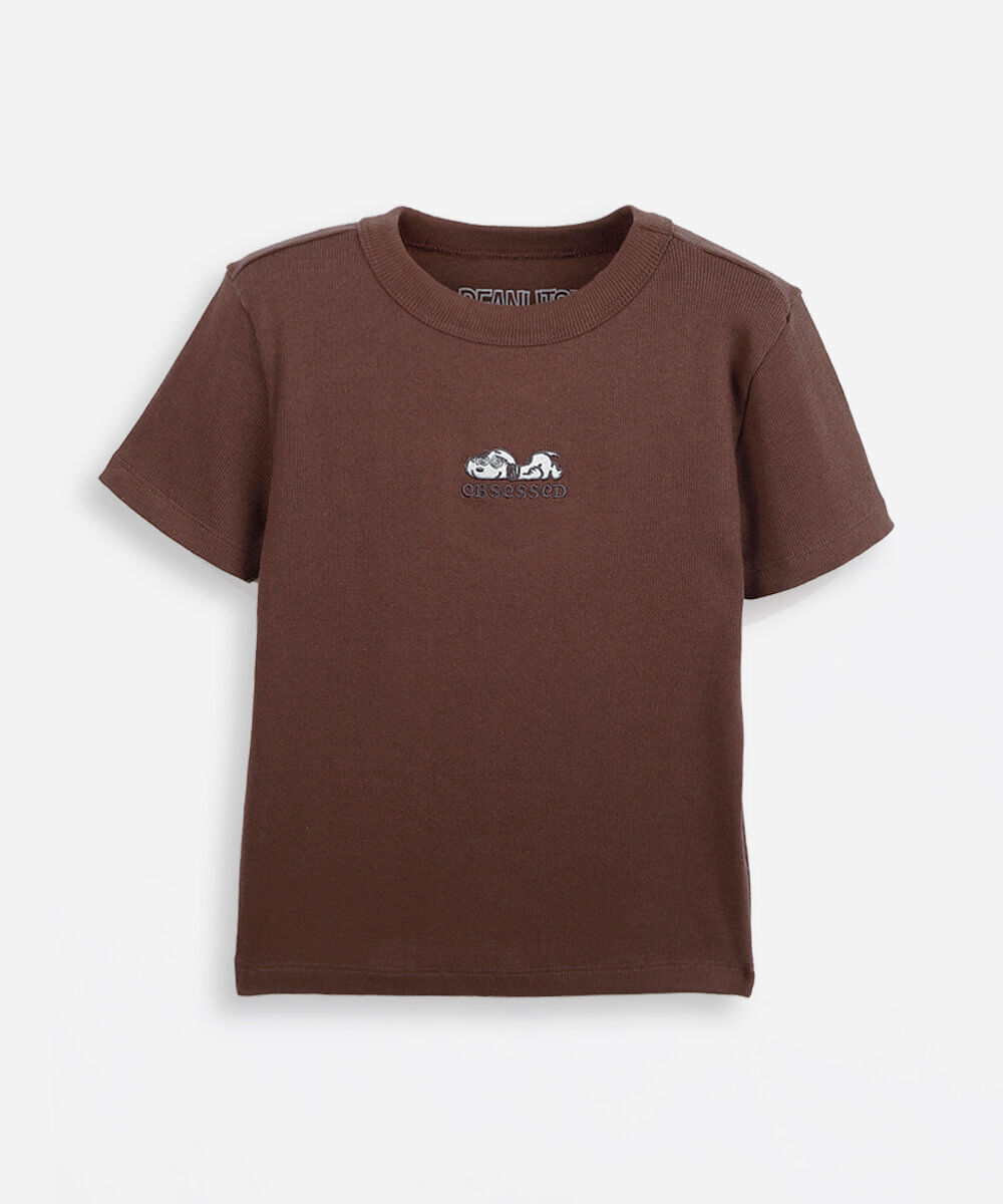 camiseta baby look juvenil de algodão com bordado snoopy marrom