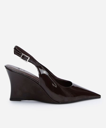 scarpin slingback com bico fino marrom 35