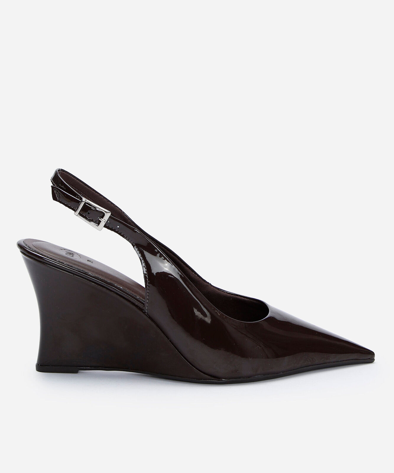 scarpin slingback com bico fino marrom