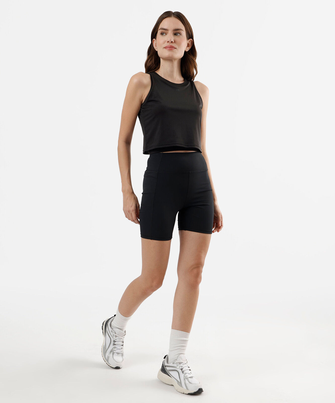 bermuda esportiva feminina com bolso preta