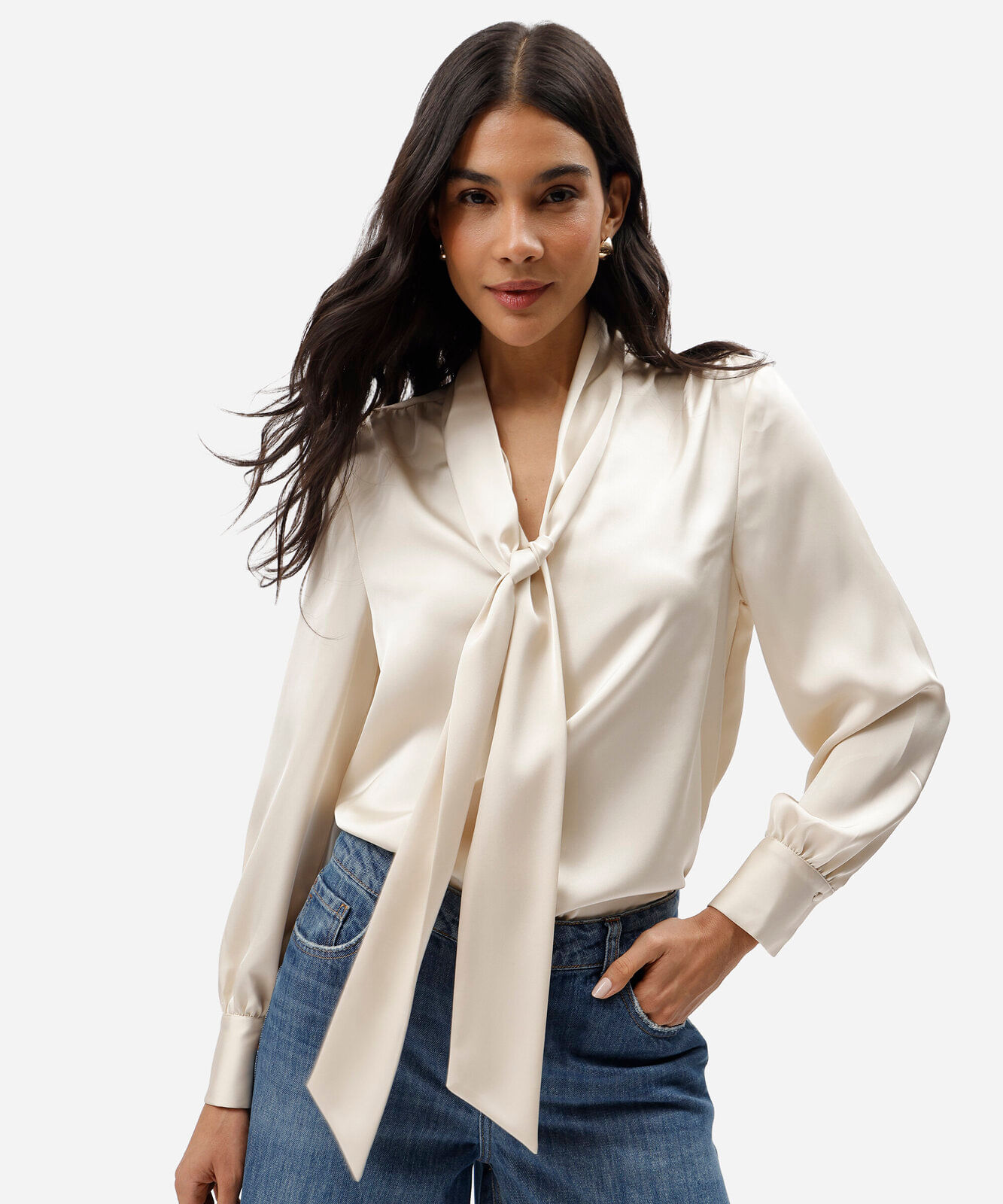 blusa feminina gola alta com amarração franzida bege