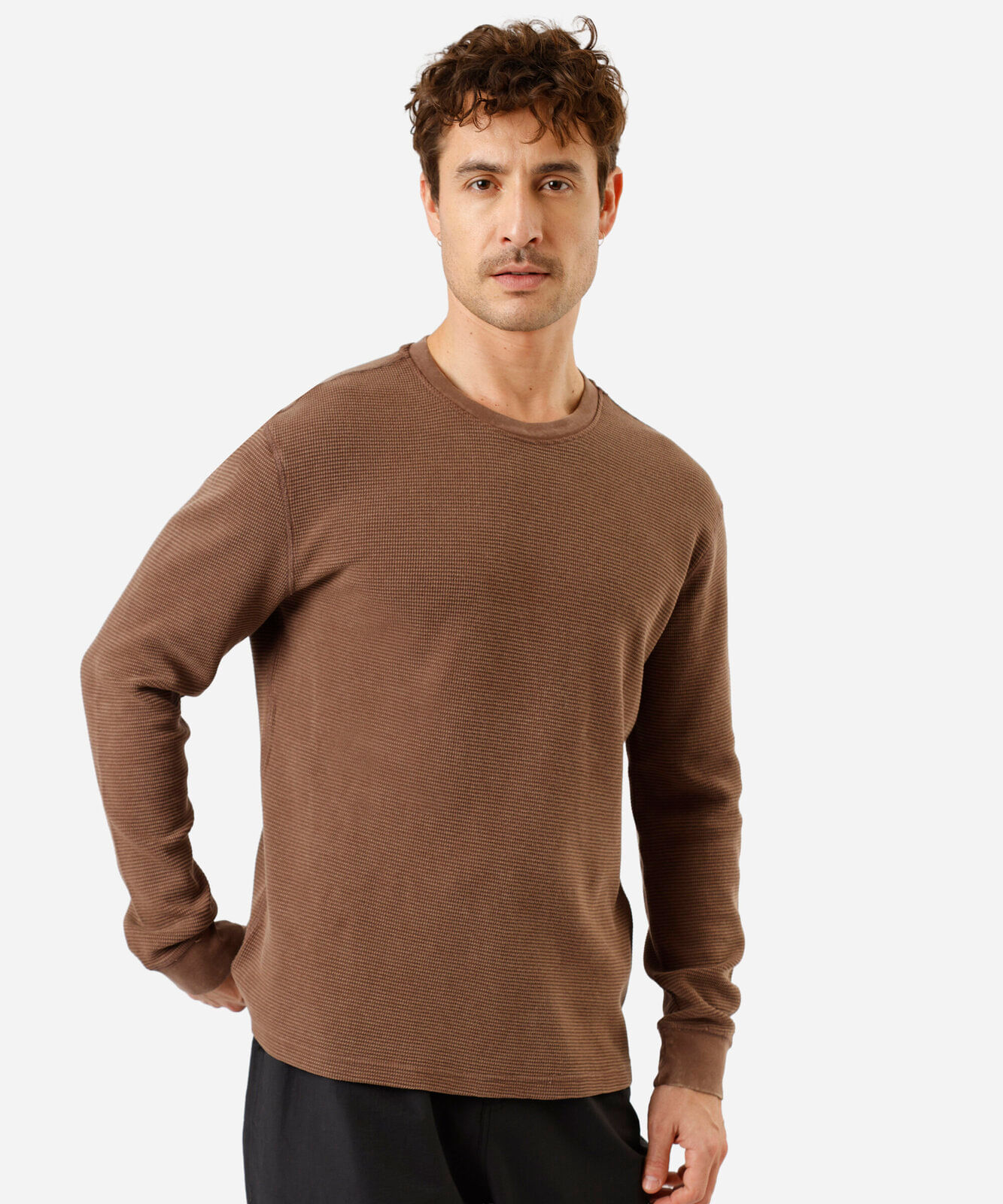 camiseta masculina de algodão manga longa texturizada estonada marrom