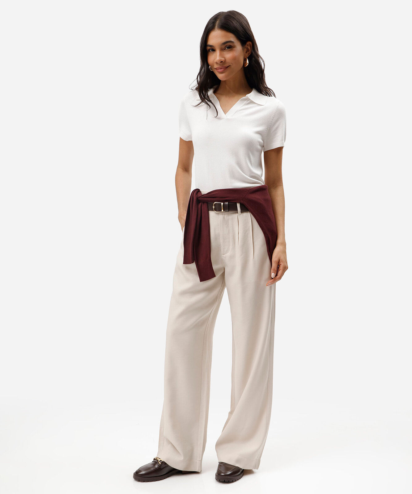 calça wide leg de alfaiataria feminina com cinto bege