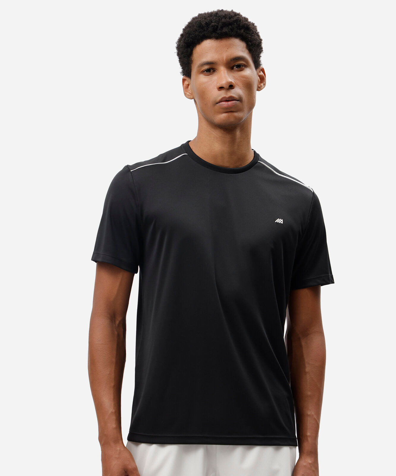 camiseta esportiva masculina manga curta com nervuras preta