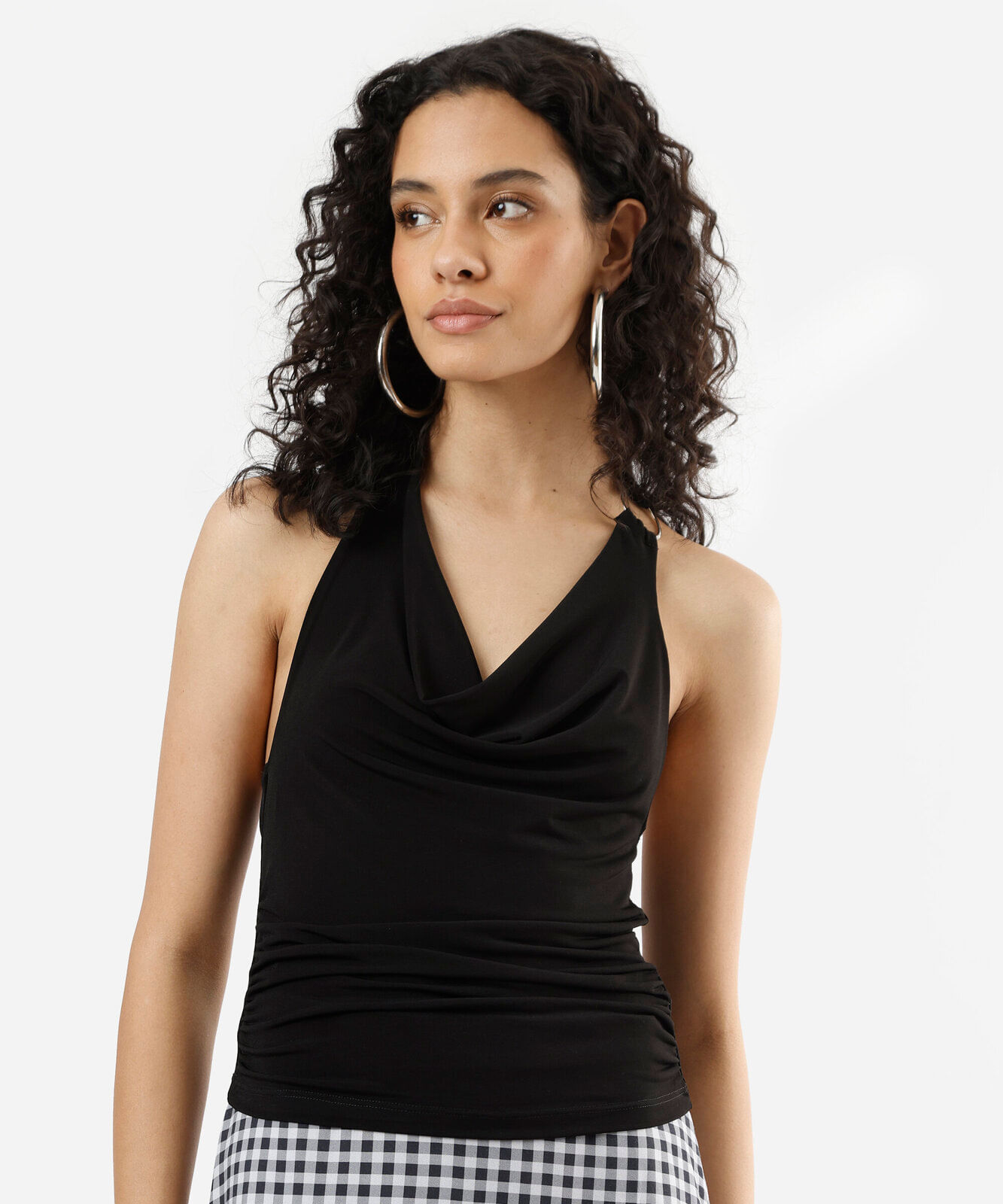 blusa frente única feminina decote degagê franzida preta
