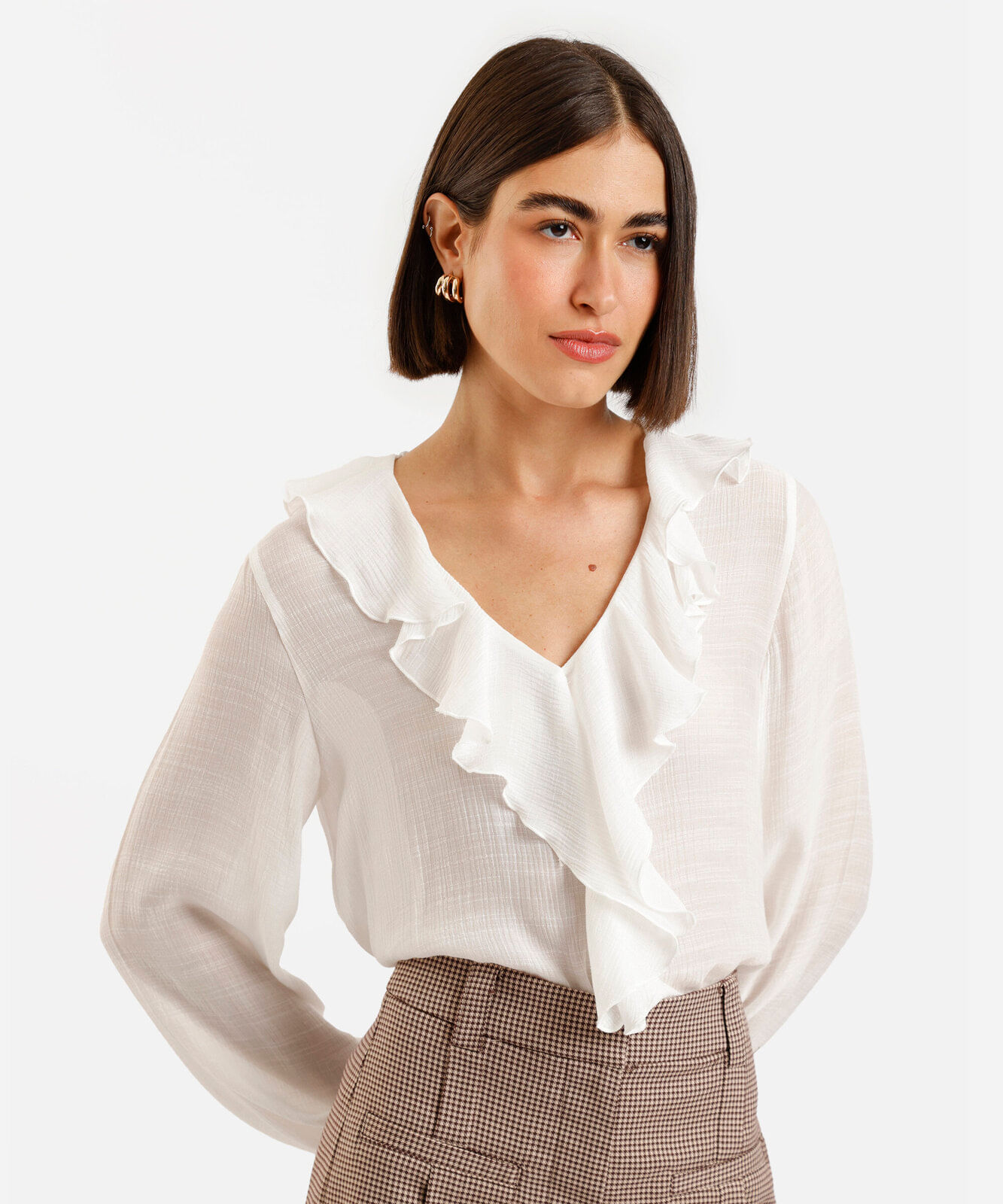bata feminina com viscose e babados off white