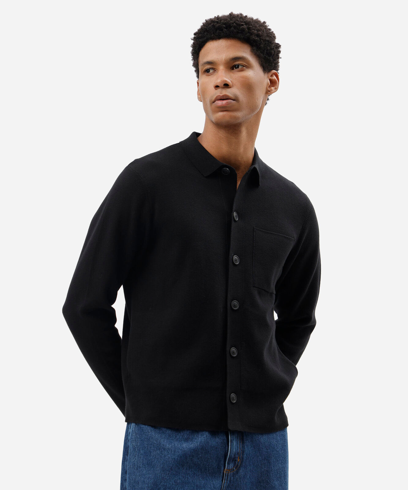 cardigan masculino de tricot com gola e bolso preto